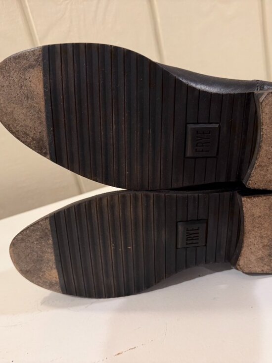 Frye Sam Chelsea Boots - Mens Size 8D